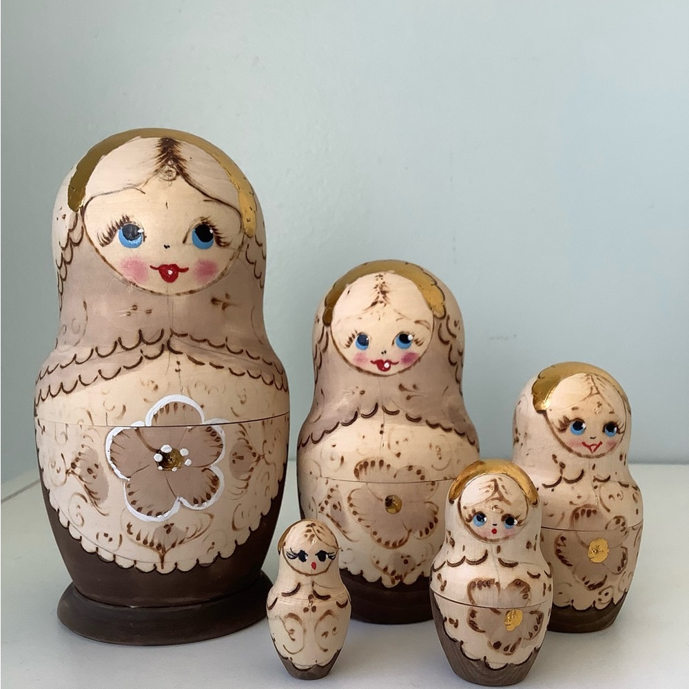 New Matryoshka wood nesting dolls / ornaments (5 pieces ) - Picture 1 of 6